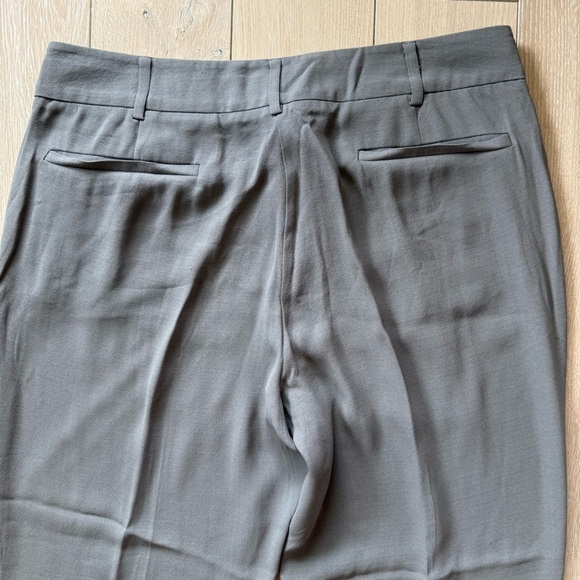 Eileen Fisher 100% Silk Crop Pants in Gray Size Small - Picture 12 of 13